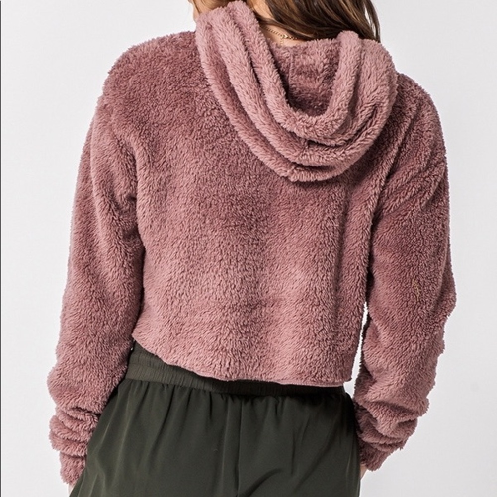 ♦️Long Sleeve Hooded Plush Cropped Top - Picture 3 of 6